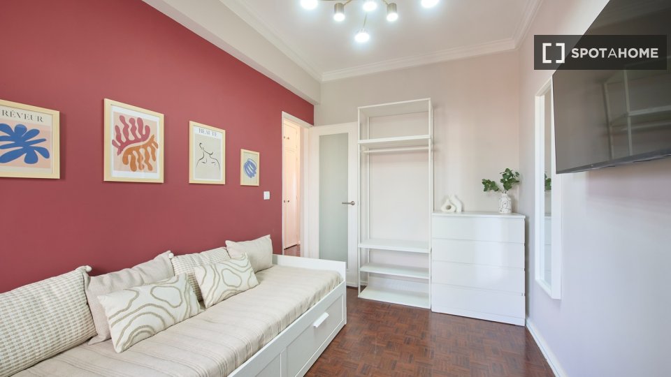 Double room Lisbon, 4 beds — photo 26