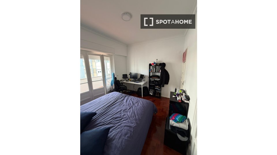 Double room Lisbon, 2 beds — photo 4