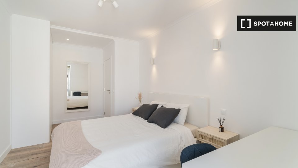 Double room Lisbon, 6 beds, 140m² — photo 12
