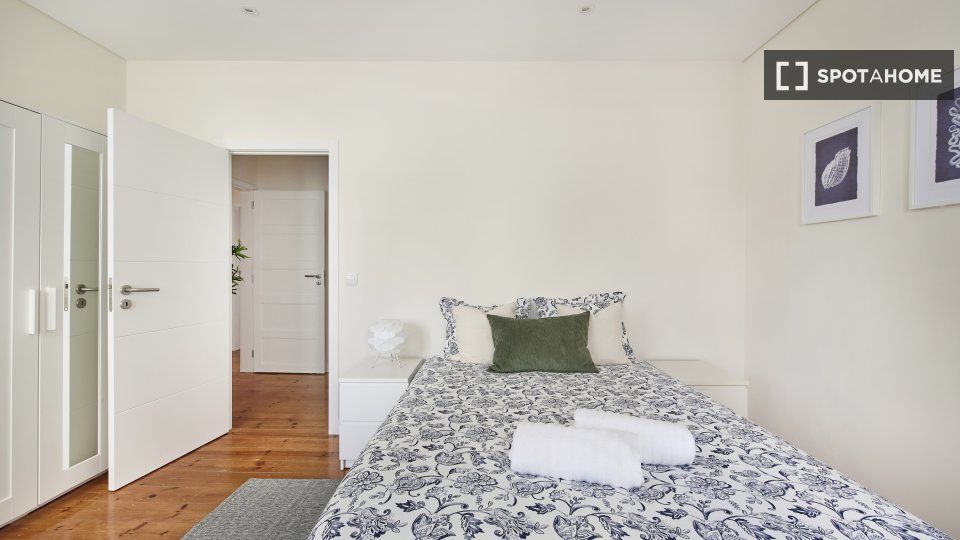 Double room Lisbon, 6 beds — photo 5