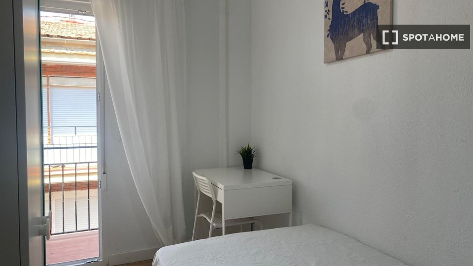 Double room Madrid, 5 beds — photo 4
