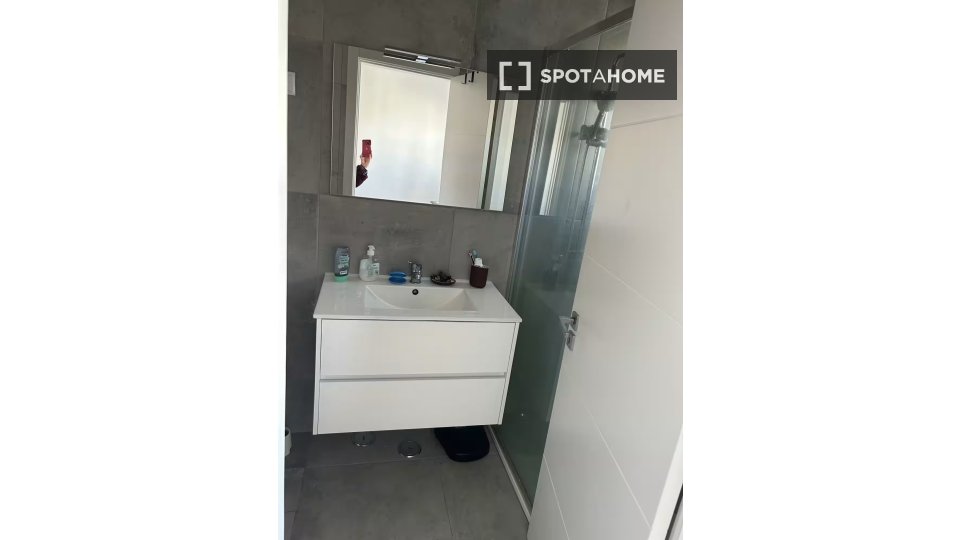 Apartment Lisbon, 1 bed, 50m² — photo 11