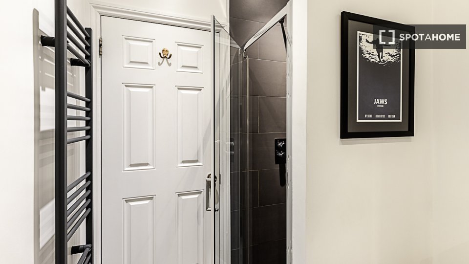 Apartment London, 2 beds — photo 10