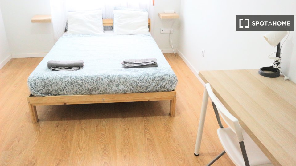Double room Porto, 6 beds, 300m² — photo 2