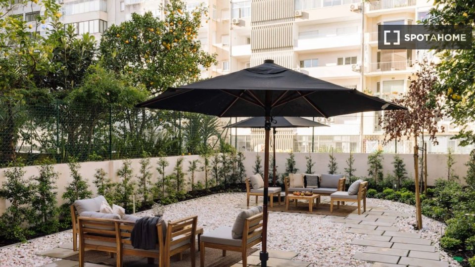 Apartment Lisbon, 1 bed — photo 13
