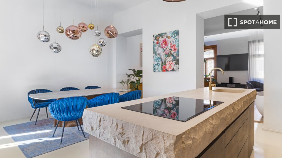 Apartment Budapest, 3 beds, 140m² — photo 1