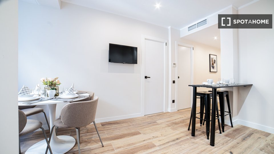 Double room Barcelona, 7 beds, 200m² — photo 10