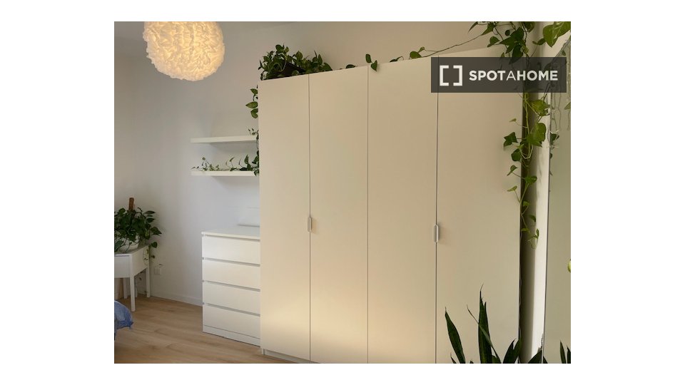Double room Milan, 2 beds — photo 15