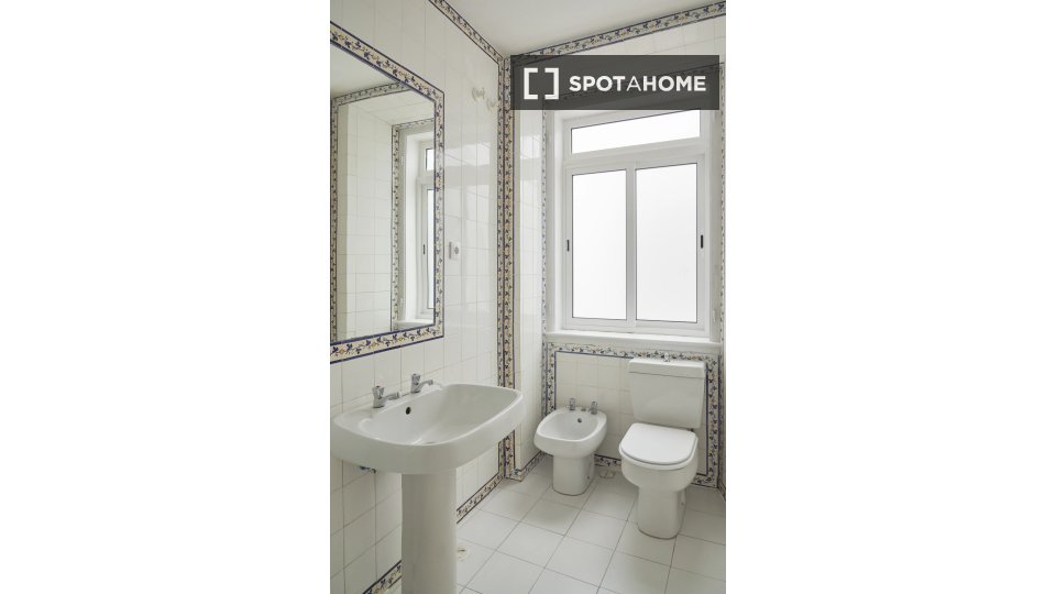 Double room Lisbon, 11 beds — photo 8