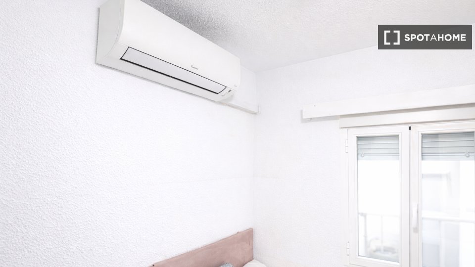 Double room Madrid, 4 beds, 75m² — photo 19