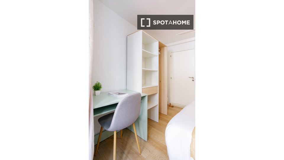 Double room Madrid, 6 beds — photo 66