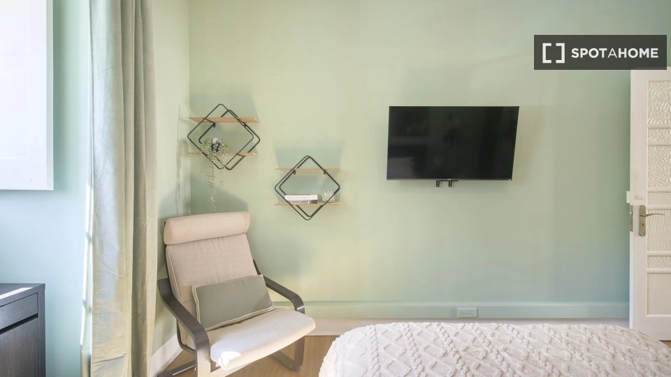 Double room Lisbon, 9 beds — photo 14