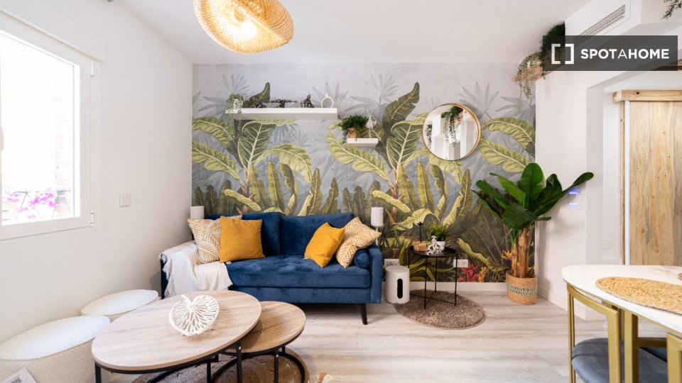 Double room Madrid, 3 beds, 80m² — photo 17
