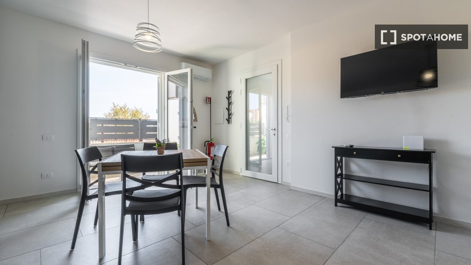 Apartment Cagliari, 2 beds, 66m² — photo 1