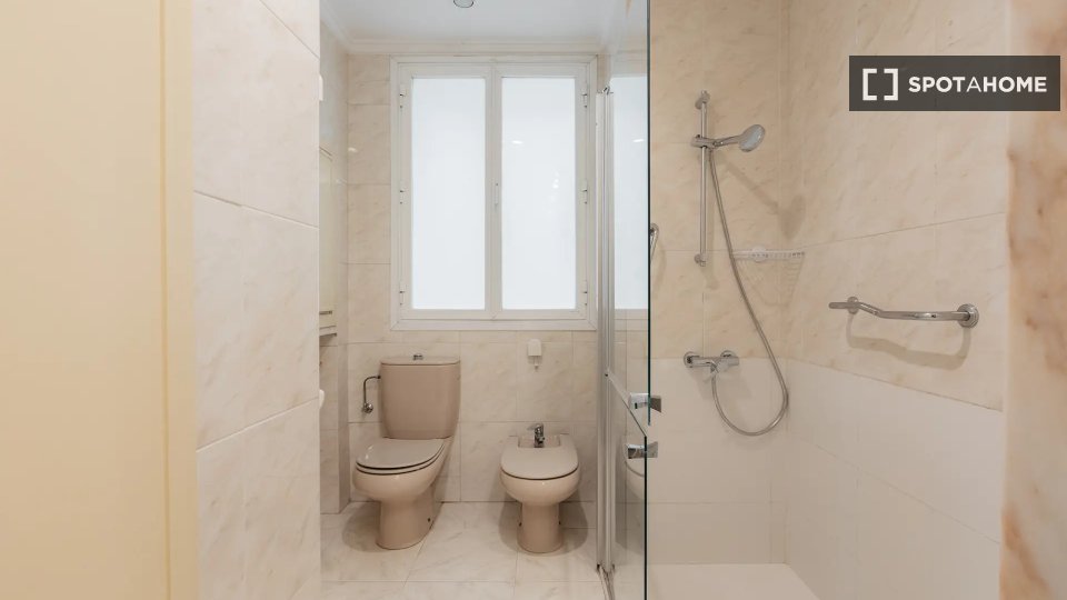 Double room Valencia, 8 beds — photo 17