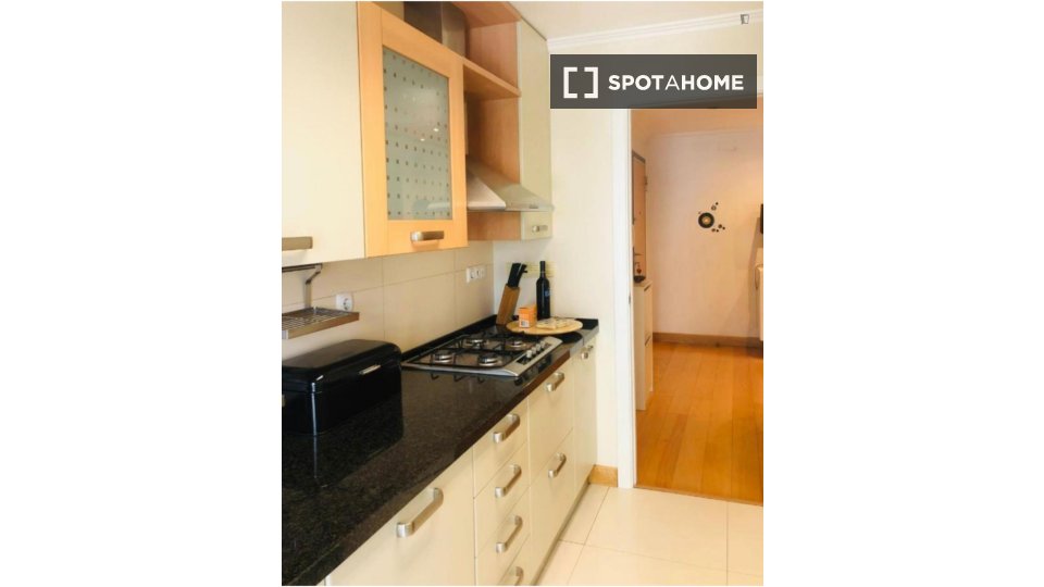 Apartment Lisbon, 1 bed, 65m² — photo 10