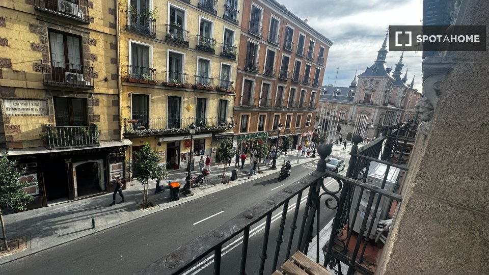 Double room Madrid, 4 beds, 90m² — photo 6