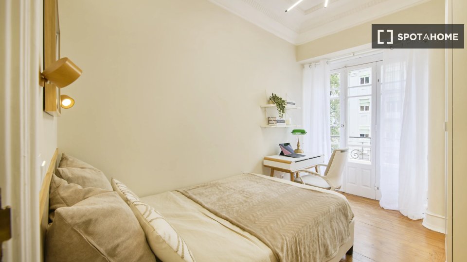 Double room Lisbon, 6 beds — photo 11