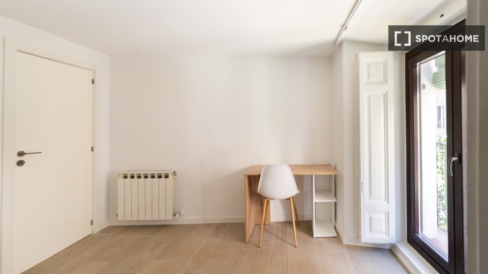 Double room Madrid, 6 beds — photo 27