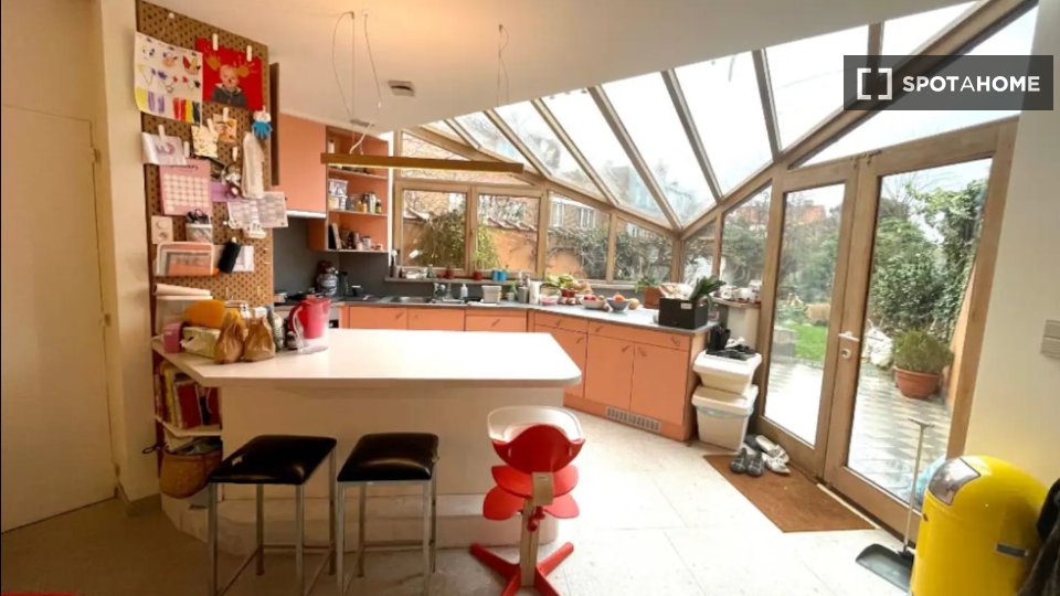 Double room Brussels, 4 beds, 200m² — photo 5