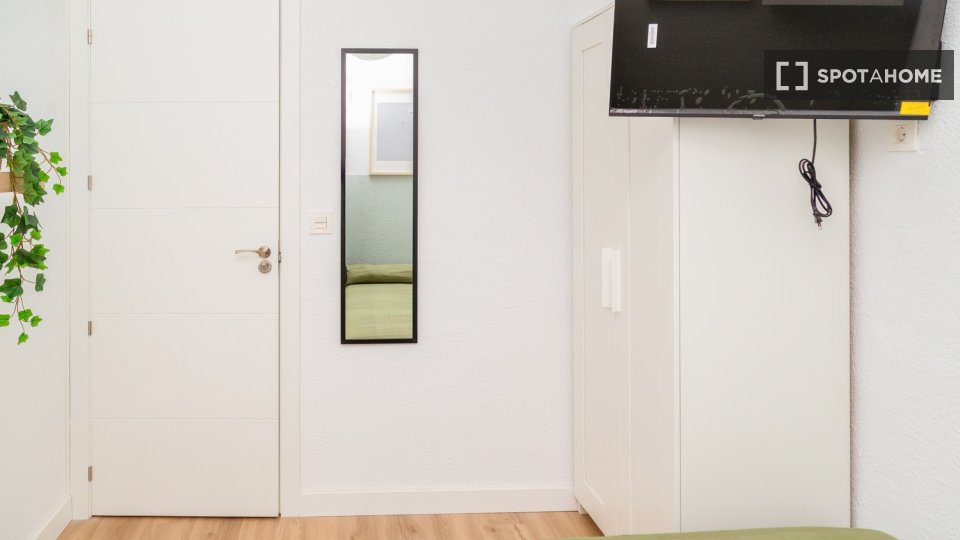 Habitación en piso de 5 habitaciones en alquiler, Zaragoza