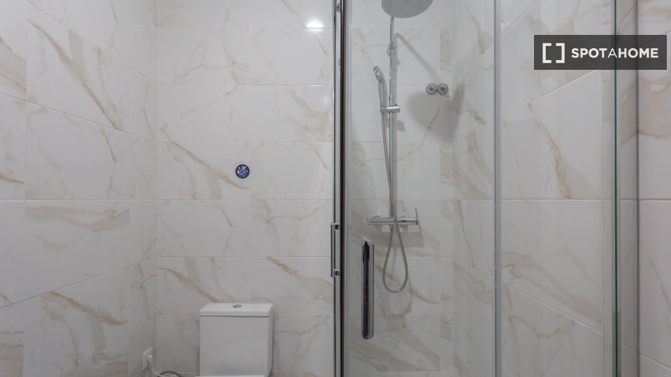 Double room Lisbon, 8 beds — photo 17
