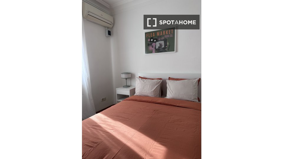 Double room Madrid, 5 beds — photo 1