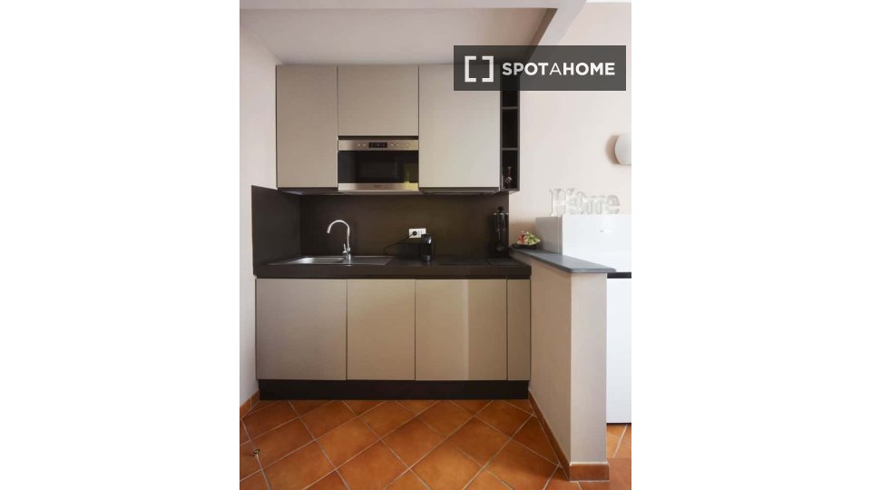 Apartment Rome, 1 bed, 77m² — photo 2