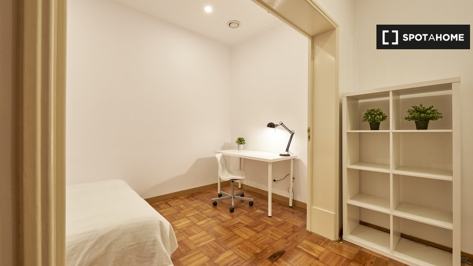 Double room Lisbon, 11 beds — photo 1