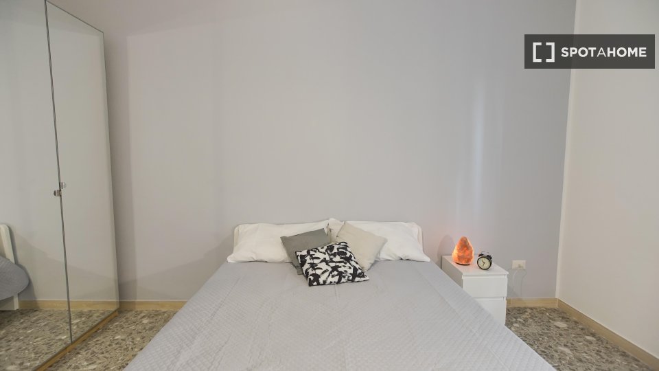 Double room Naples, 5 beds — photo 2