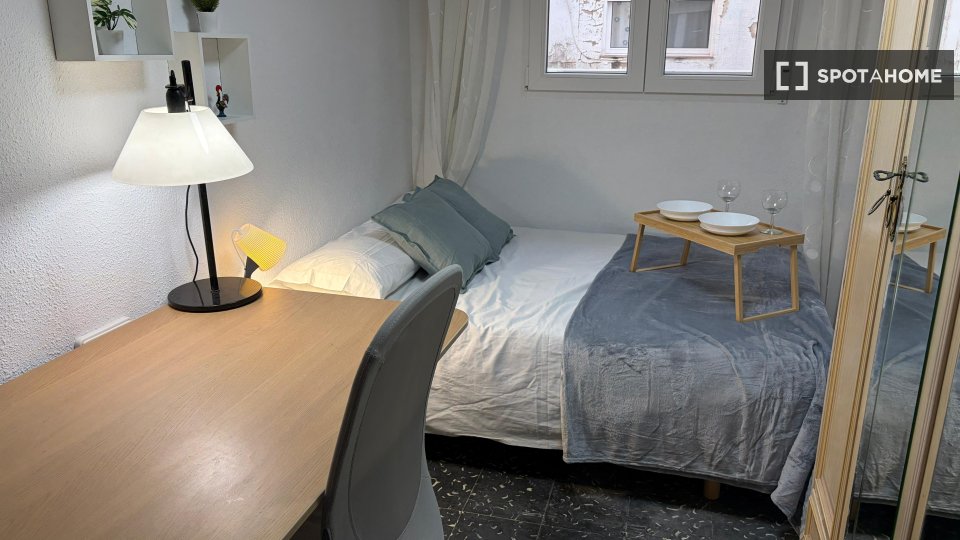 Double room Valencia, 5 beds, 120m² — photo 11