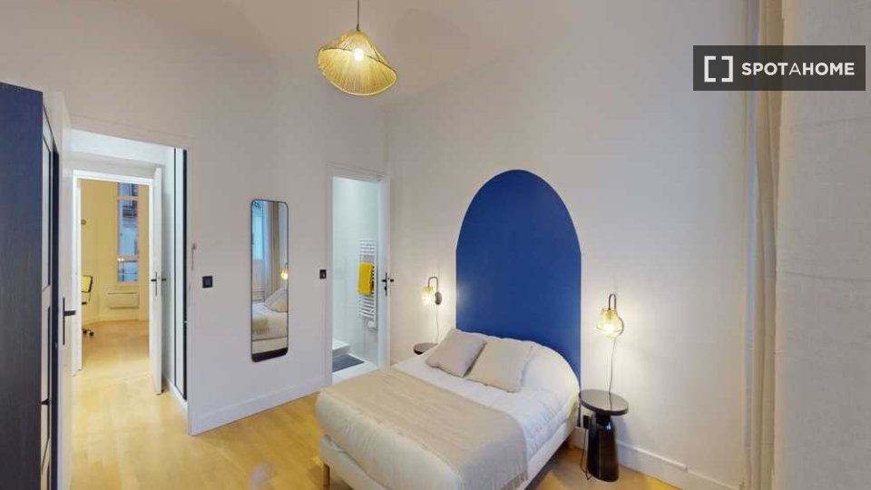 Double room Paris, 6 beds, 150m² — photo 1