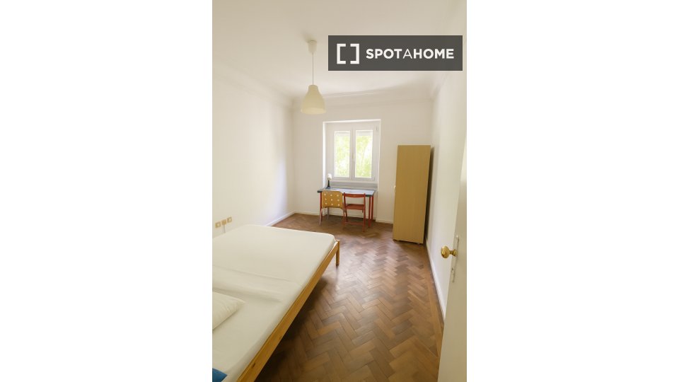 Double room Lisbon, 7 beds — photo 24