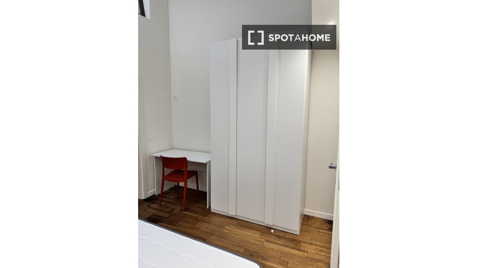 Double room Florence, 3 beds, 130m² — photo 5