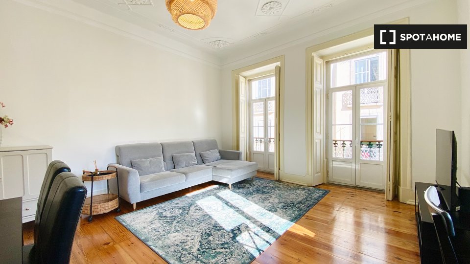 Apartment Lisbon, 2 beds, 75m² — photo 17