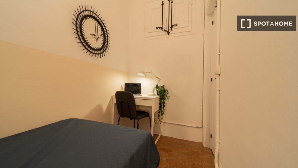 Double room Barcelona, 9 beds, 200m² — photo 13