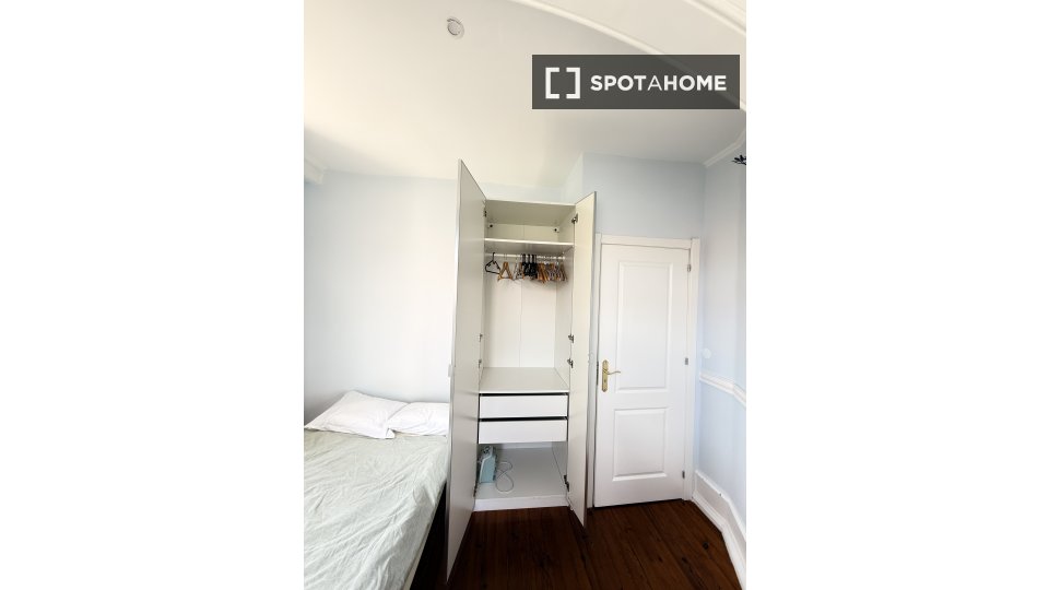 Double room Lisbon, 8 beds — photo 7