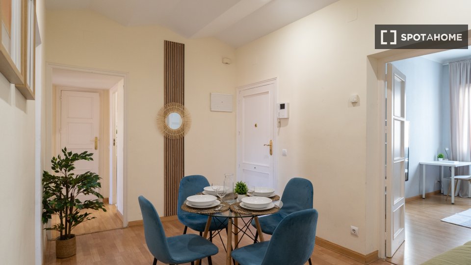 Double room Madrid, 5 beds — photo 24