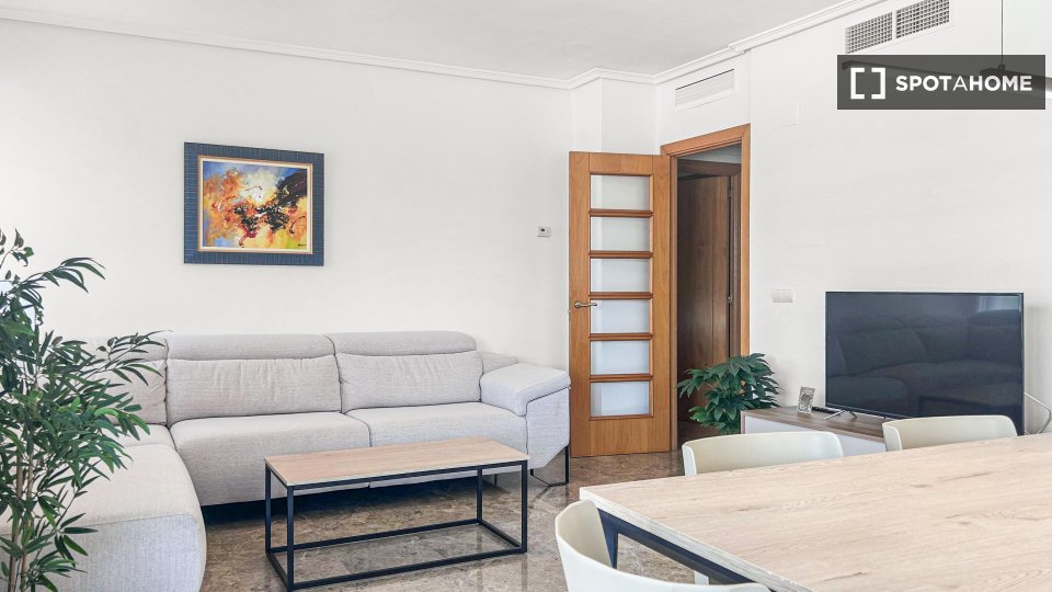 Apartment Valencia, 3 beds, 90m² — photo 2