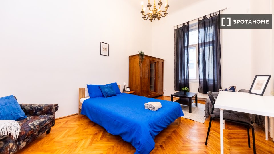 Double room Budapest, 3 beds, 100m² — photo 11