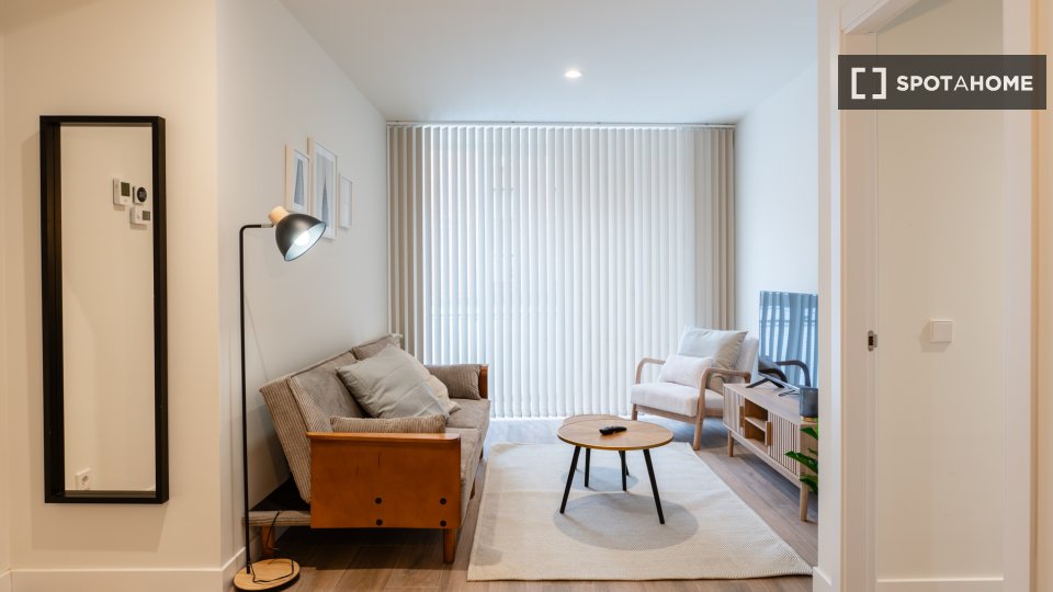 Apartment Madrid, 4 beds, 17m² — photo 7