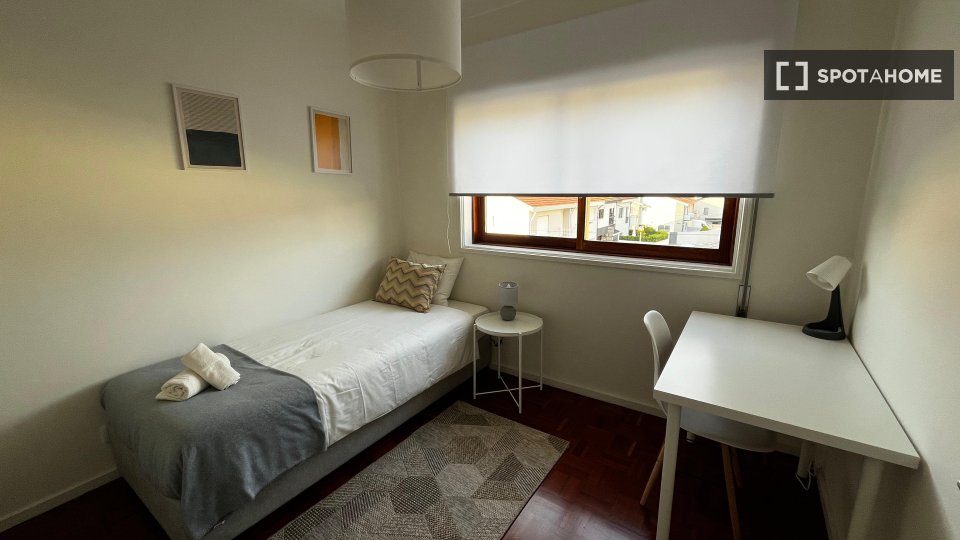 Double room Porto, 3 beds, 80m² — photo 20
