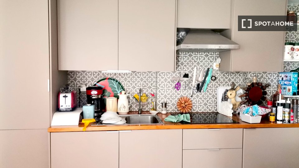 Apartment Lisbon, 2 beds, 72m² — photo 16
