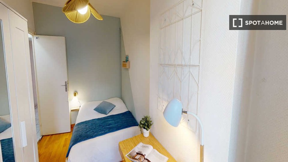 Double room Paris, 9 beds, 160m² — photo 1
