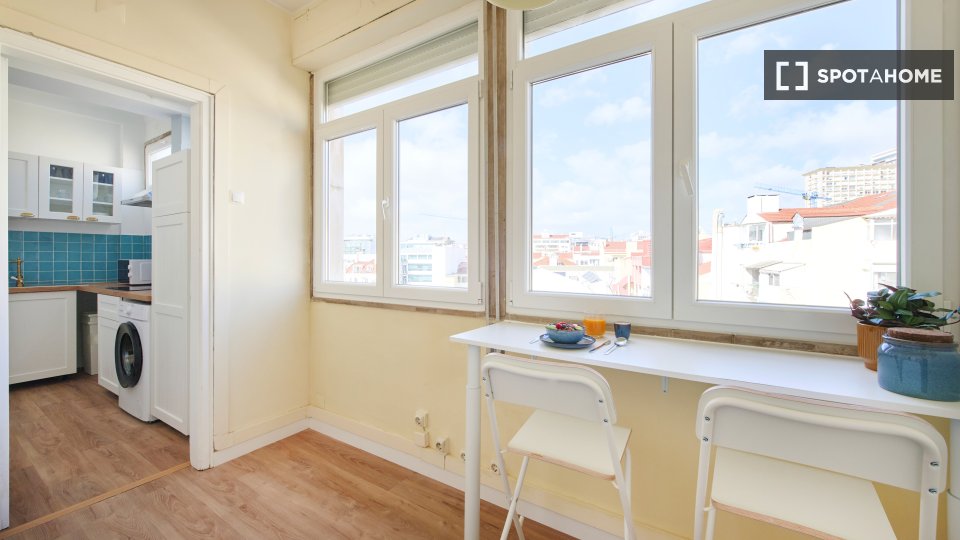 Double room Lisbon, 9 beds, 160m² — photo 23