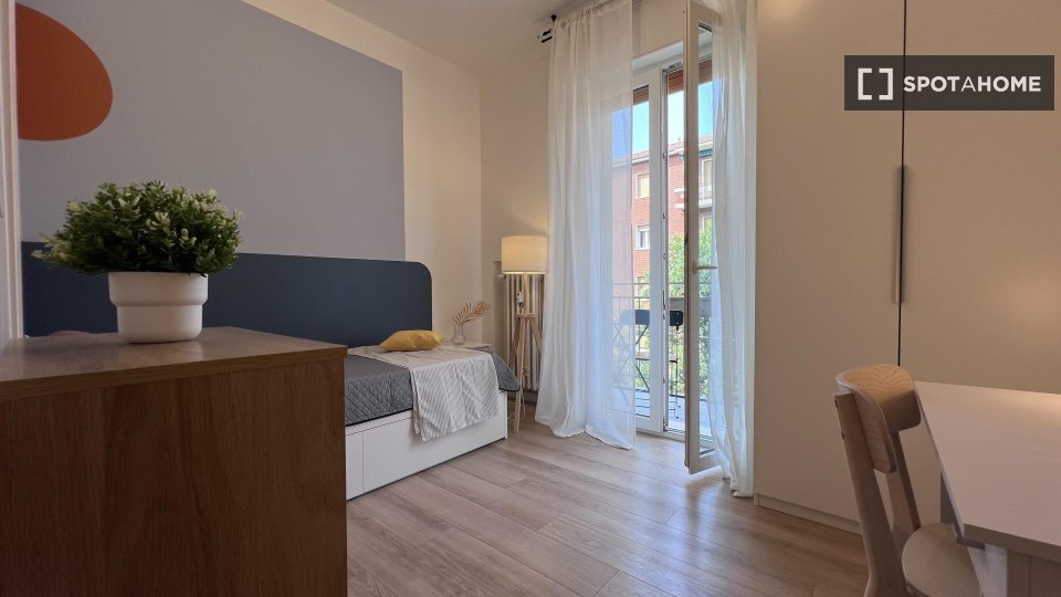 Double room Bologna, 3 beds — photo 18