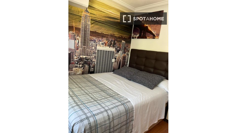Double room Madrid, 3 beds — photo 2