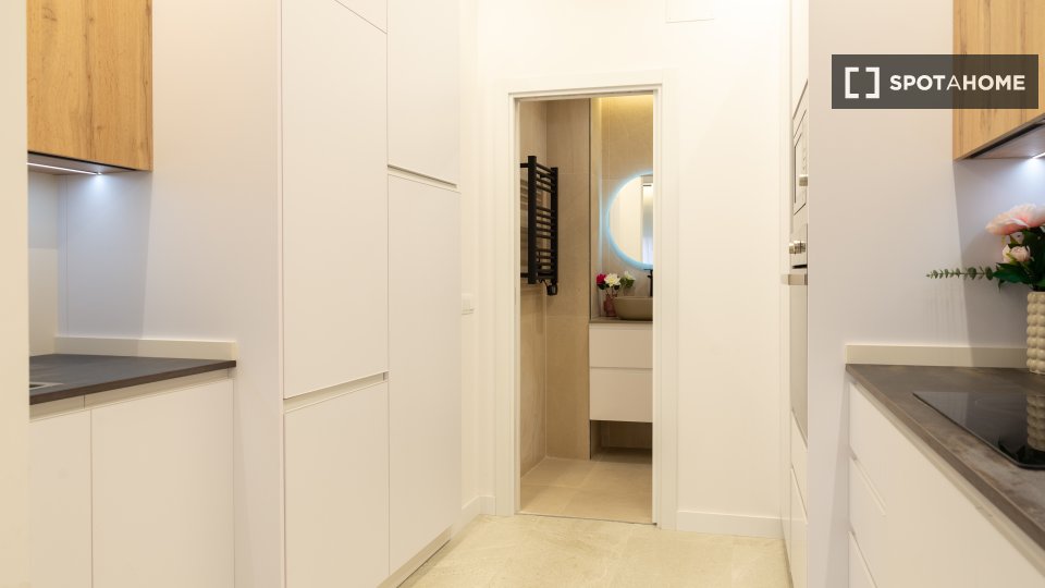 Apartment Madrid, 2 beds, 65m² — photo 8