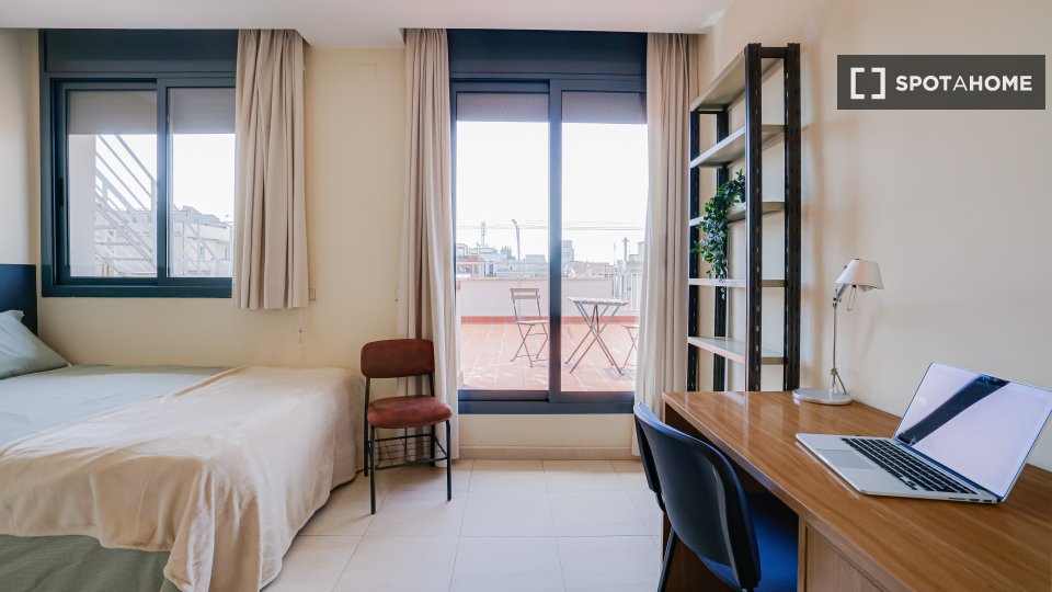 Double room Barcelona, 17 beds, 550m² — photo 5