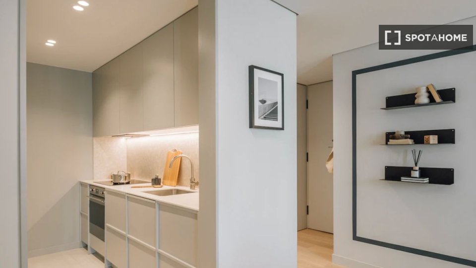 Apartment Lisbon, 1 bed — photo 12